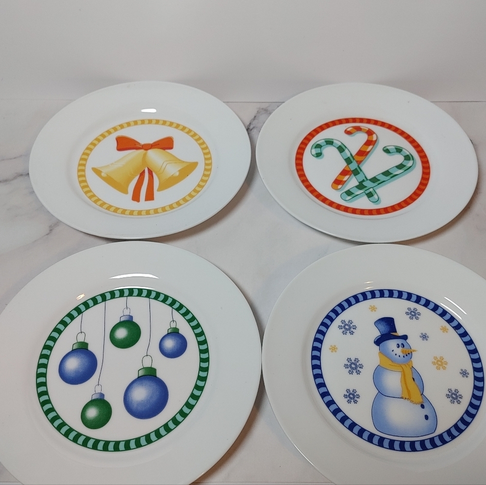 (4/$20) Christmas Dessert Plates Set of 4, White Red Blue Like New in Package